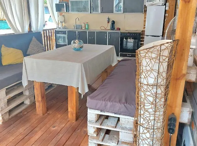 каравана Summer Time Къмпинг *